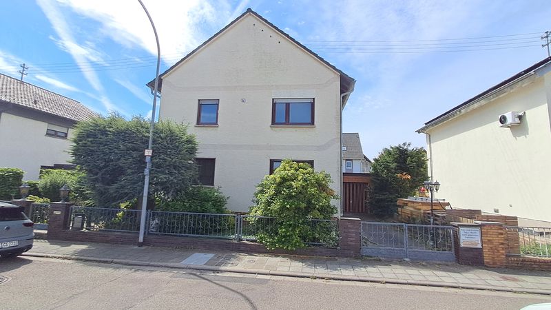 ANSCHAUEN LOHNT: Attraktives Einfamilienhaus in begehrter Wohnlage von Heßheim!